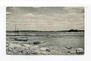 Postal de Marion MA, The Harbor, barco detenido en la orilla, rompeolas - Imagen 1 de 2