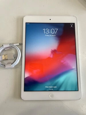 Apple Ipad Mini 2  16GB Unlocked WIFI - Silver(MJ15) - Image 1 of 4