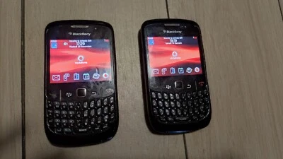 Lotto 2 Cellulari Telefoni BlackBerry Curve 8520 Funzionanti Brand Vodafone  - Immagine 1 di 4