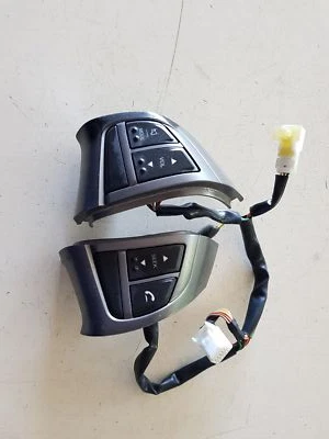 200008347 COMANDI AL VOLANTE MULTIFUNZIONE SSANGYONG KORANDO 2.0 B GPL 109,60KW  - Immagine 1 di 4