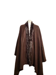 Fleece Braun Poncho Cape Pullover Mantel Cardigan Wickel Schal vorne Fell Neu - Bild 1 von 3