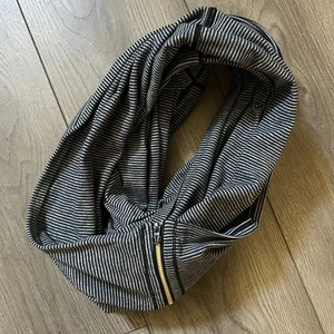 Lululemon Customizable Vinyasa Scarf Black & White Stripes Gold Zipper Detail - Picture 1 of 5