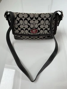 Lovely Black Vintage Canvas Logo Coach Bag With Crossbody Strap - Picture 1 of 13