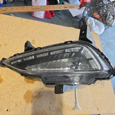HYUNDAI TUCSON FOG LIGHT LEFT DRIVER 2019 2020 2021 92201-D3100 OEM 21 20 LH L - Image 1 of 4