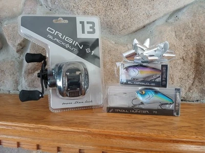 Blackout 13 Fishing Baitcasting Reel With 2- 13 Fishing Crank Bait Fishing Lures - Image 1 of 4