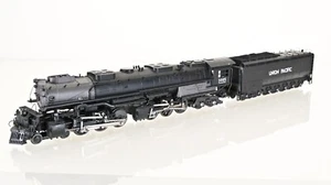 Rivarossi 4-6-6-4 Challenger Union Pacific 3985 HO scale - Picture 1 of 9