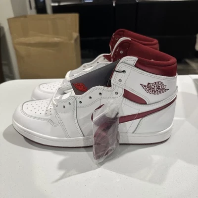 Jordan 1 Retro Alto OG 85 Metálico Borgoña (BQ4422-161) Talla 11 Foto 1 de 4