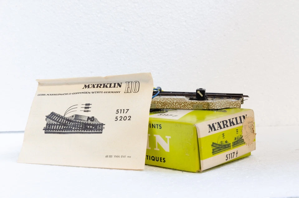 Marklin 5117 Set scambi destro e sinistro, confezione originale - Immagine 1 di 1