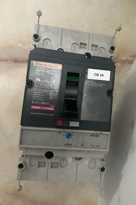 INTERRUPTOR DE CIRCUITO COMPACTO MERLIN GERIN NSF250 HC 250A 50/60 Hz - Imagen 1 de 6
