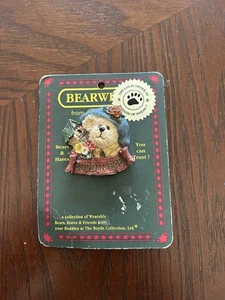 BOYDS BEARS & FRIENDS BEARWARE SAMMLUNG TANTE BIRDIE BUDDIN ANHÄNGER 2003 ANSTECKNADEL NEUWERTIG - Bild 1 von 2