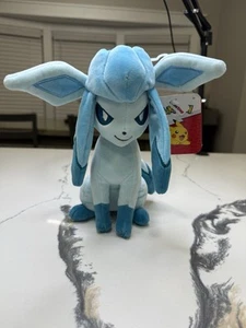 GameStop Exclusive Glaceon Plushie - Picture 1 of 3