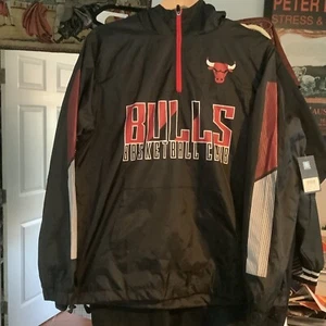 NBA Chicago Bulls 1/4 Reißverschluss Kapuzenpullover Jacke schwarz/rot Größe M - Bild 1 von 4