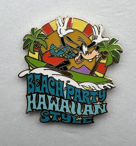 Prendedor ridículo Adventures by Disney Legends of the Islands fiesta en la playa estilo hawaiano - Imagen 1 de 2