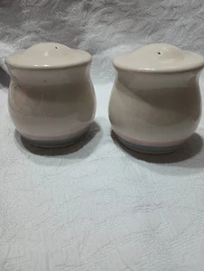 Pfalzgraff Pink Aura Stoneware. 2H/3H Salt And Pepper Shakers 3" - Picture 1 of 3