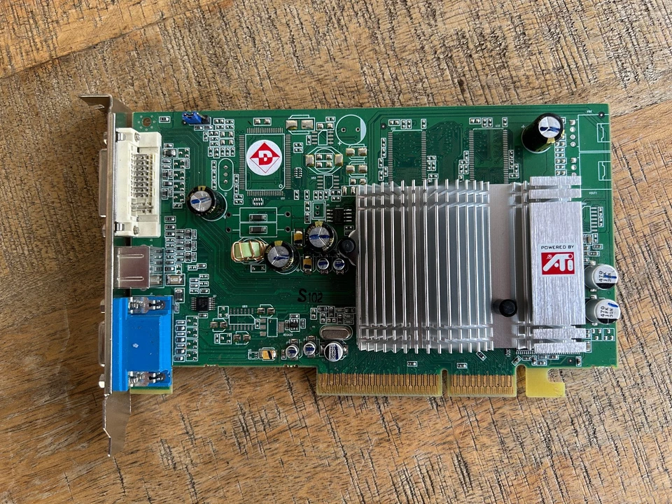 Diamond Multimedia Radeon 9600SE 128MB DDR AGP 8x Video Card Tested working - Image 1 of 4