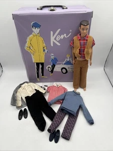 1962 Ken Puppe Vinyl Tragetasche lila Mattel & 1960 Puppe, Kleidung, Zubehör - Bild 1 von 24