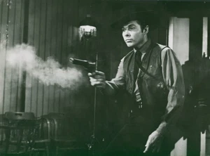 Foto Schauspieler Audie Murphy, Filmszene Auf der Kugel stand kein... - 10831014 - Picture 1 of 2