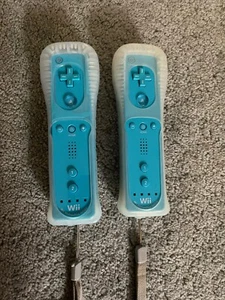 Set Of 2 Blue Official OEM Nintendo Wii Remote Controller RVL-036 Motion Plus - Picture 1 of 3