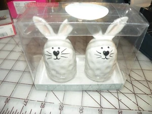 10 Strawberry Street Dimply Bunny Salt And Pepper Shakers NEW IN PACKAGE - Picture 1 of 4