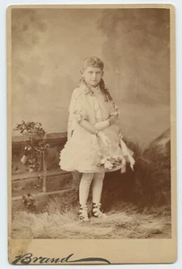 1890's Cabinet Card LITTLE GIRL IN EASTER DRESS Chicago Illinois - Picture 1 of 2