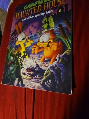 GARFIELD'S HAUNTED HOUSE AND OTHER SPOOKY TALES By JIM DAVIS - Image 1 of 2