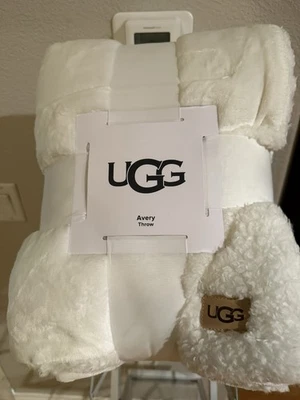 Manta reversible UGG Avery 50x70 nueva con etiquetas nieve Foto 1 de 4
