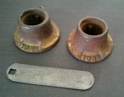 Collares de barra York vintage de los años 50: lote de DOS con llave de ajuste Foto 1 de 3