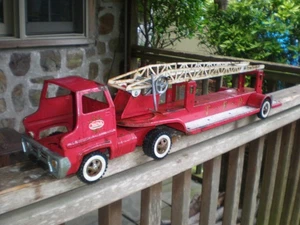VINTAGE TONKA anni '60 SCALA AEREA CAMION DEI POMPIERI RIMORCHIO VERNICE E DECALCOMANIE ORIGINALI - Foto 1 di 12