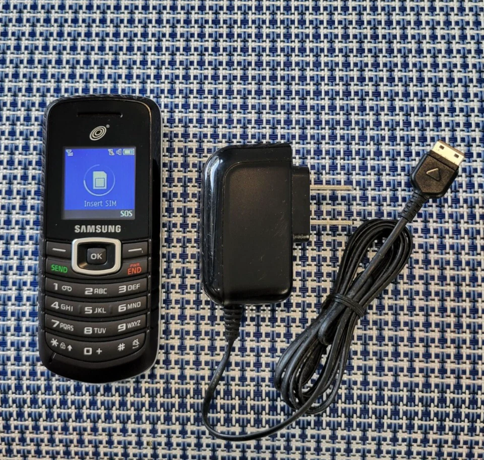 Vintage Cell Phone Samsung SGH-T105G Working Conditions - Image 1 of 3