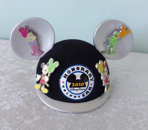 Disney VoluntEAR 2010 Mickey ear hat 4 pin paperweight Minnie Kermit Miss Piggy - Picture 1 of 4