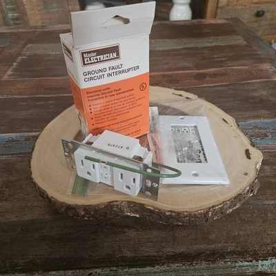 Master Electrician Ground Fault Circuit Interrupters White 15A 125V AC Open Box - Image 1 of 4