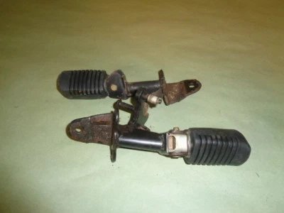 Kawasaki KE100 1992 estriberas OEM con soportes  Foto 1 de 4