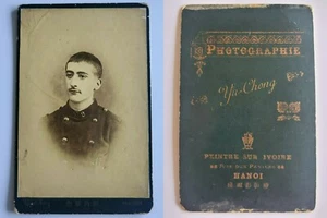 👍 1900s INDOCHINA VIETNAM FRENCH OFFICER HANOI YU-CHONG CABINET PHOTO CDV - Picture 1 of 5
