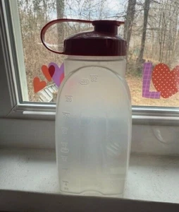 Vintage Rubbermaid 1 Quart Drink Bottle 32 oz Container Pitcher w/ Chili Red Lid - Picture 1 of 2