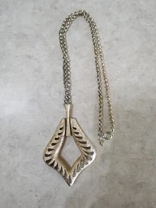 Vintage 1970s Sarah Coventry Gold Tone Pendant Necklace 24" - Picture 1 of 3