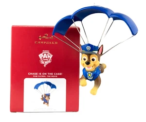 Hallmark 2021 Chase is on the Case Paw Patrol Película Guardatorio de Navidad Nuevo en Caja - Imagen 1 de 2