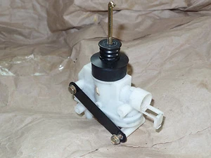 MERCEDES Trunk Lock Vacuum Element Actuator r129 300sl 500sl 600sl 300 500 600 - Picture 1 of 4