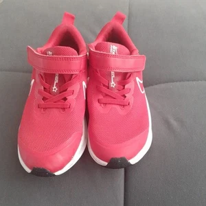 Nike ,Kinder Sportschuhe ,gr.34, in rot - Bild 1 von 4