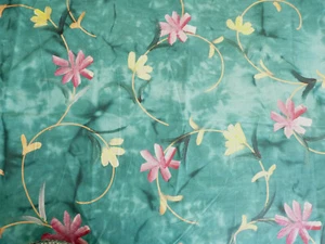 PAINTED PEARLY FLOWERS Teal Tie-Dye Quality Quilting Cotton Fat Quarter - Picture 1 of 4