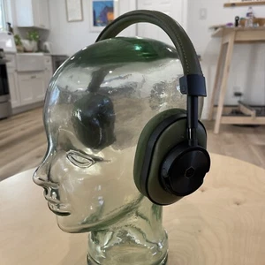 Master & Dynamic MW60 Wireless Over-Ear Headphones Olive Green AS-IS Read - Picture 1 of 10