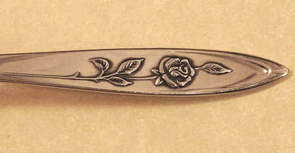 Oneida Silver, 1960 My Rose Pattern,  Community Stainless, Deluxe, Glossy - Image 1 of 1