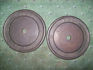 PLACAS DE PESO ANTIGUAS YORK BARBELL 25s culturismo HOMBRE FUERTE Fitness ANTIGUAS de hierro - Imagen 1 de 3