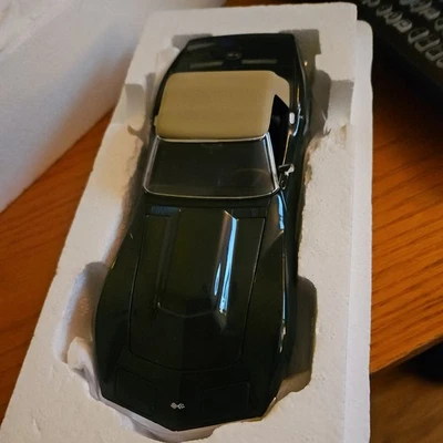 Chevrolet Corvette 1968 convertible Danbury 1/24 como nuevo (sin caja ni certificado de autenticidad) Foto 1 de 3
