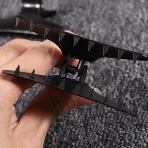 8 PIEZAS Pinzas para el cabello profesionales de salón pinzas para el cabello de plástico diseño antideslizante negras - Imagen 1 de 12