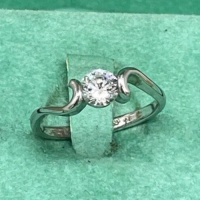 Anello femminile argento 925 e zircone naturale puntoluce in solitario Misura 8. - Immagine 1 di 4