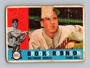1960 Topps #28 Brooks Robinson LOW GRADE Vintage HOF Baseball Card - Picture 1 of 2
