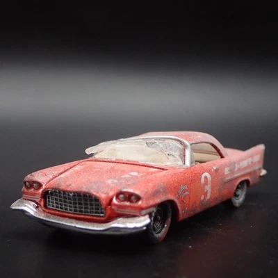 1957 57 CHRYSLER 300C Edelbrock Fienile Trovare 1:64 Diorama Scala Modellino - Immagine 1 di 4