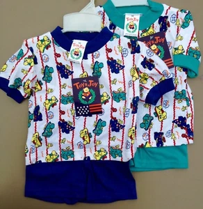2 Stück Kleinkind 18 Mo. 2 Stk. Dinosaurier Shorts & Shirt Sets Outfits 1 blau 1 grün - Bild 1 von 8