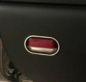 Telaio cromato D Skoda Octavia 2 per luce porta - acciaio inox lucido - Foto 1 di 3