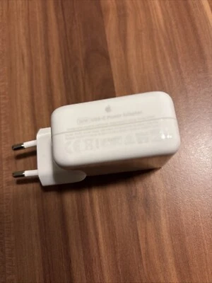 Apple USB-C Power Adapter MW2G3ZM, 30 Watt, Ladegerät, weiß - Bild 1 von 4